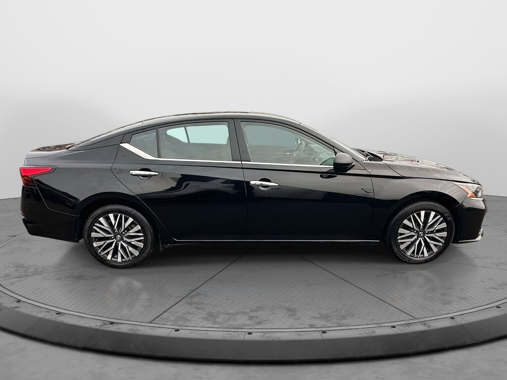 Used 2024 Nissan Altima 2.5 SV Sedan Car