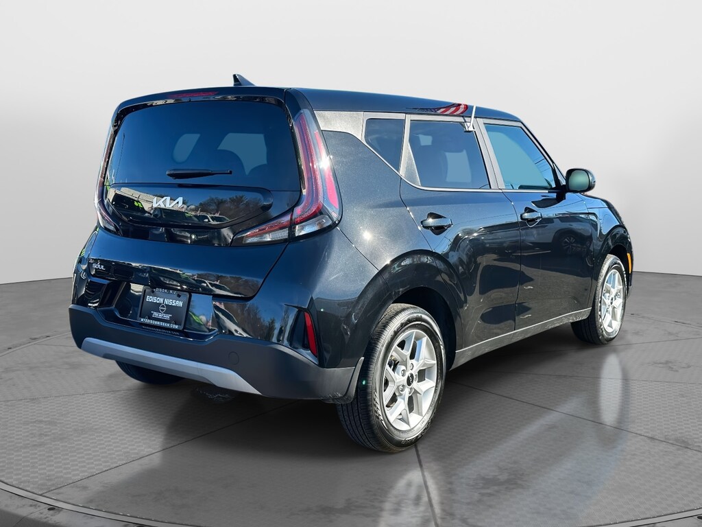 Used 2025 Kia Soul LX FWD Car