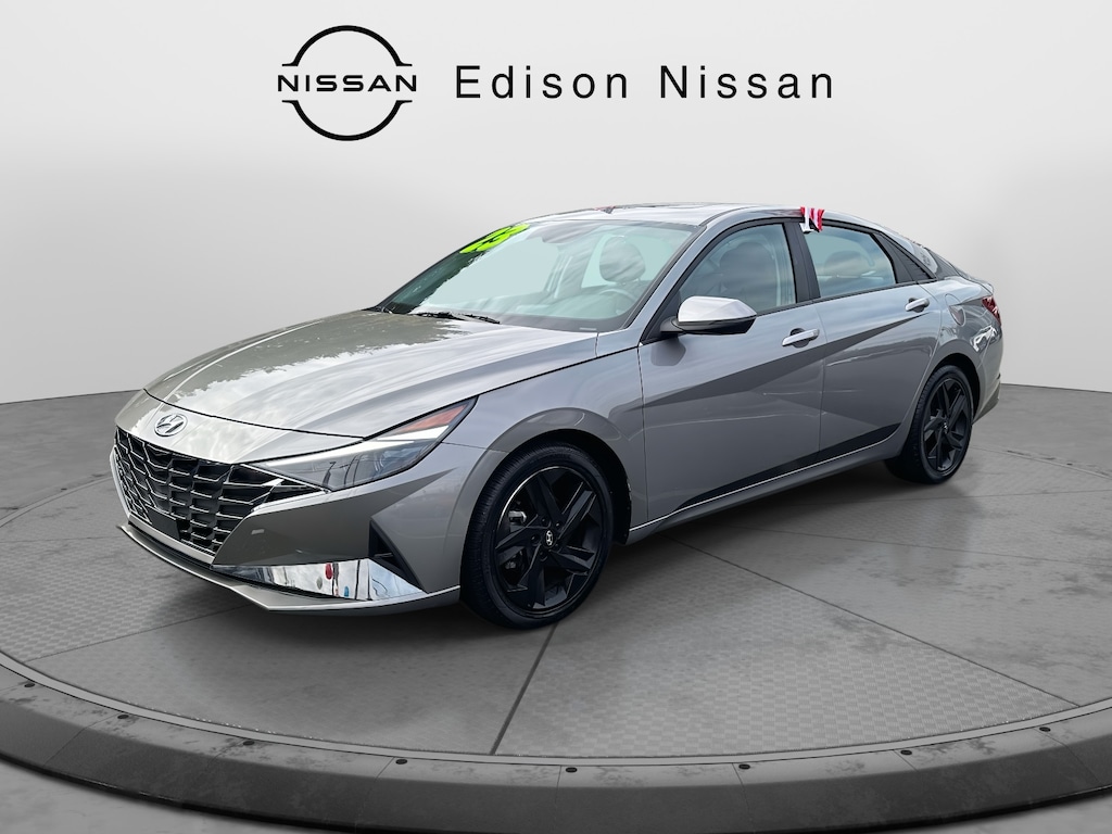 Used 2023 Hyundai Elantra Limited IVT Car