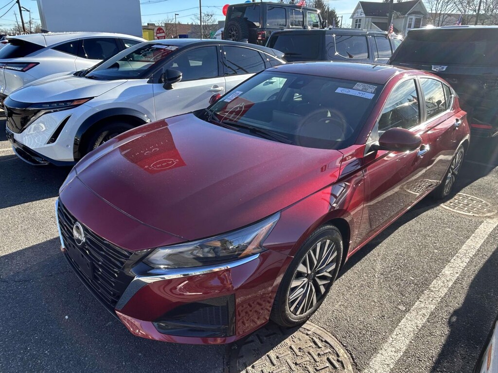 Used 2024 Nissan Altima 2.5 SV Sedan Car