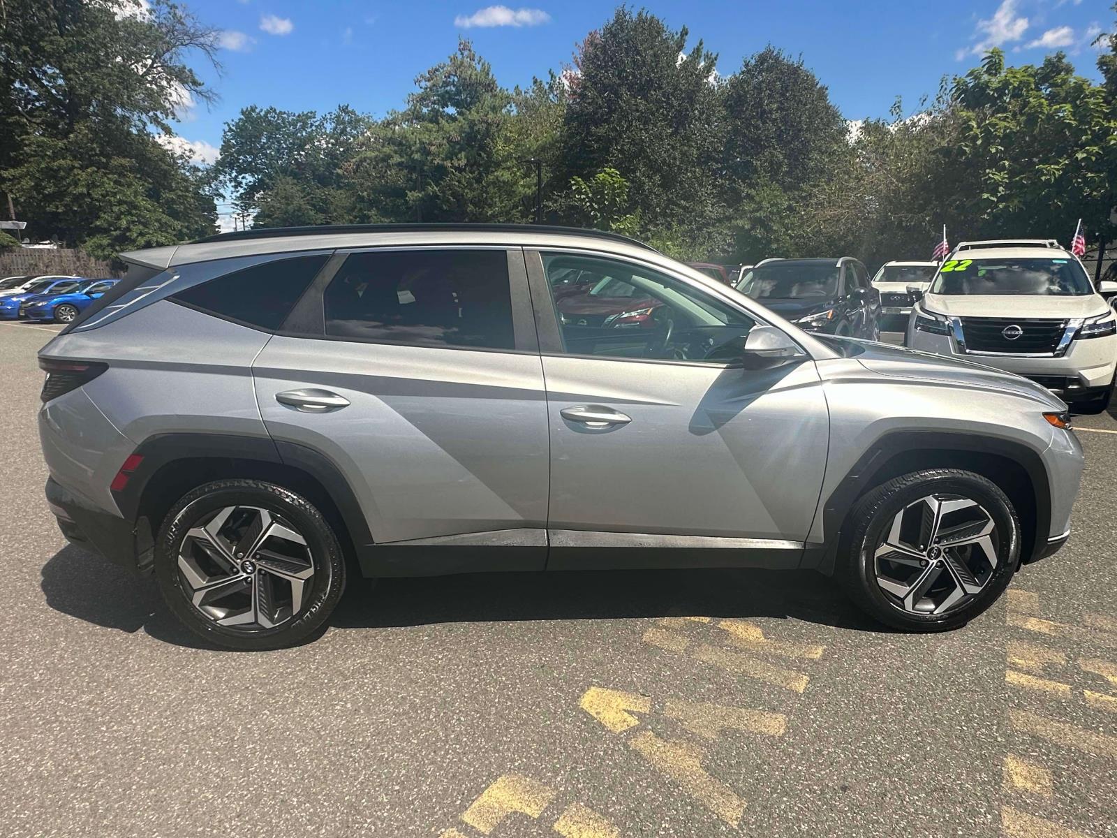 2022 Hyundai Tucson SEL photo 2