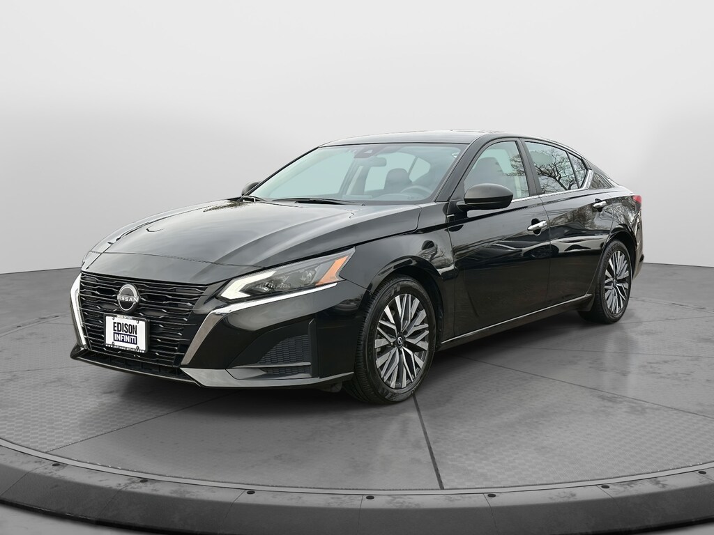 Used 2024 Nissan Altima 2.5 SV Sedan Car