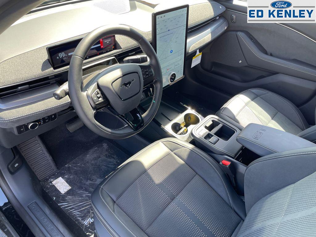 2025 Ford Mustang Mach-E GT photo 4
