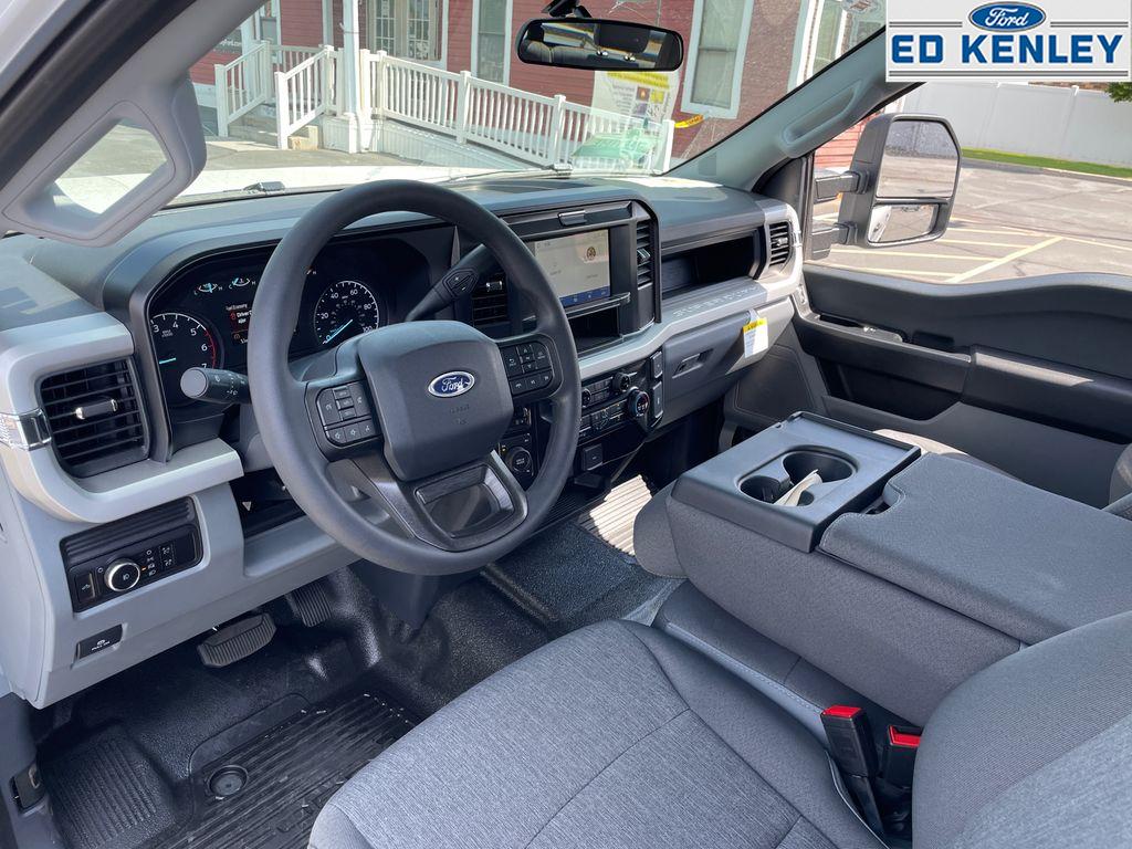 2025 Ford F-350 XL photo 4