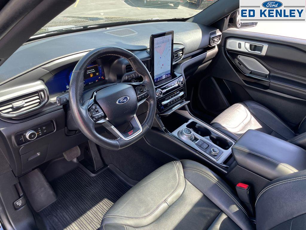 2023 Ford Explorer ST photo 4