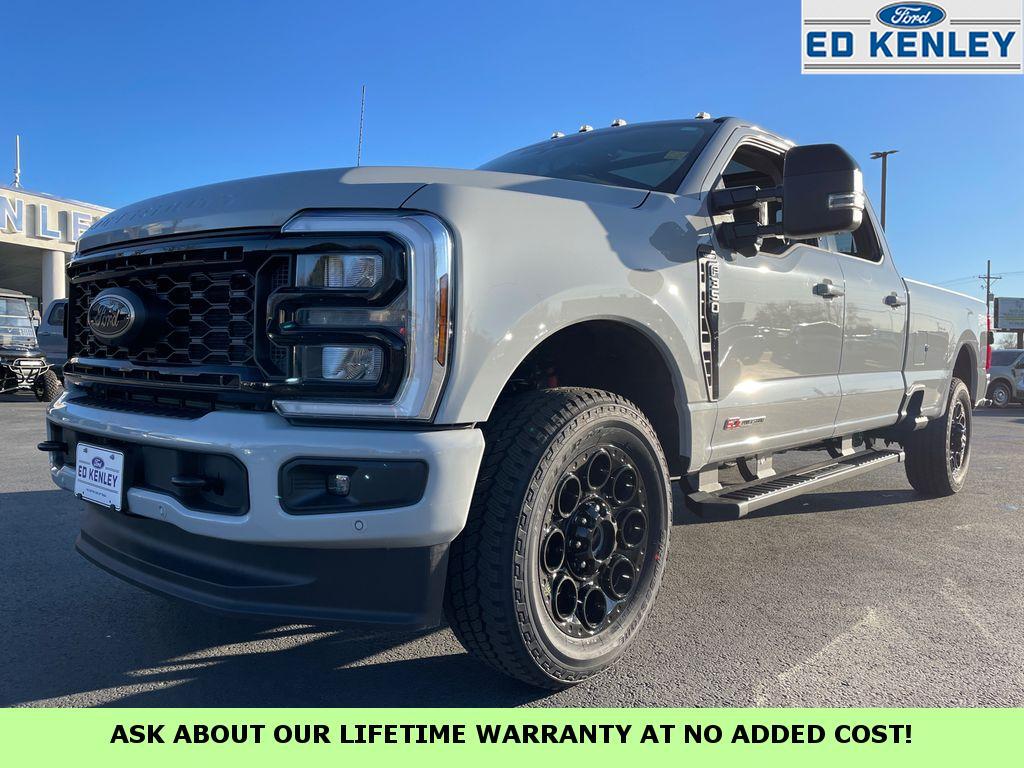 2026 Ford F-350 Super Duty Lariat's photo