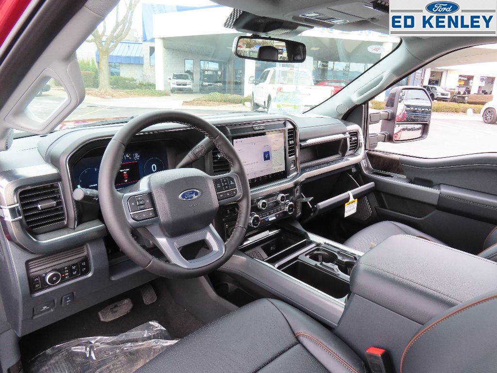 2025 Ford F-350 Lariat photo 4