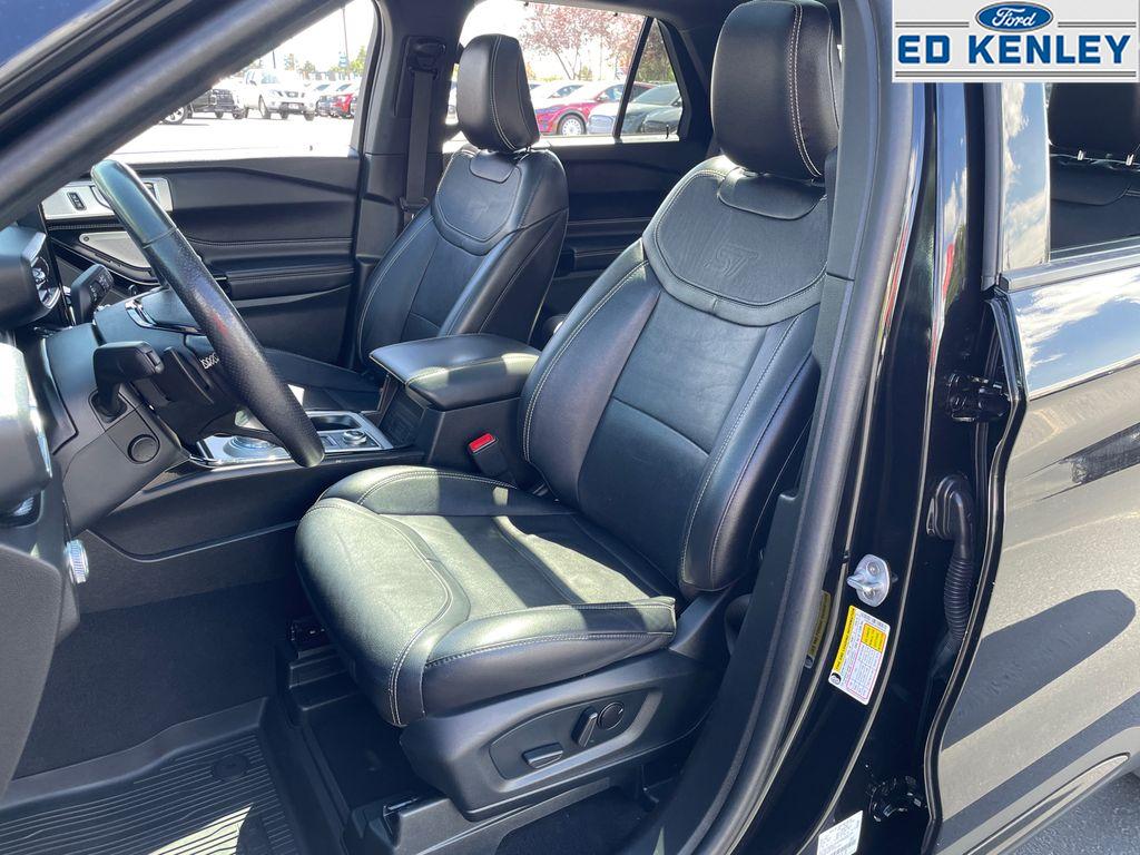 2023 Ford Explorer ST photo 3
