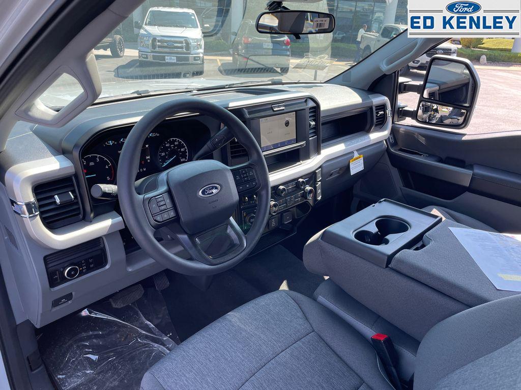 2026 Ford F-350 XL photo 4