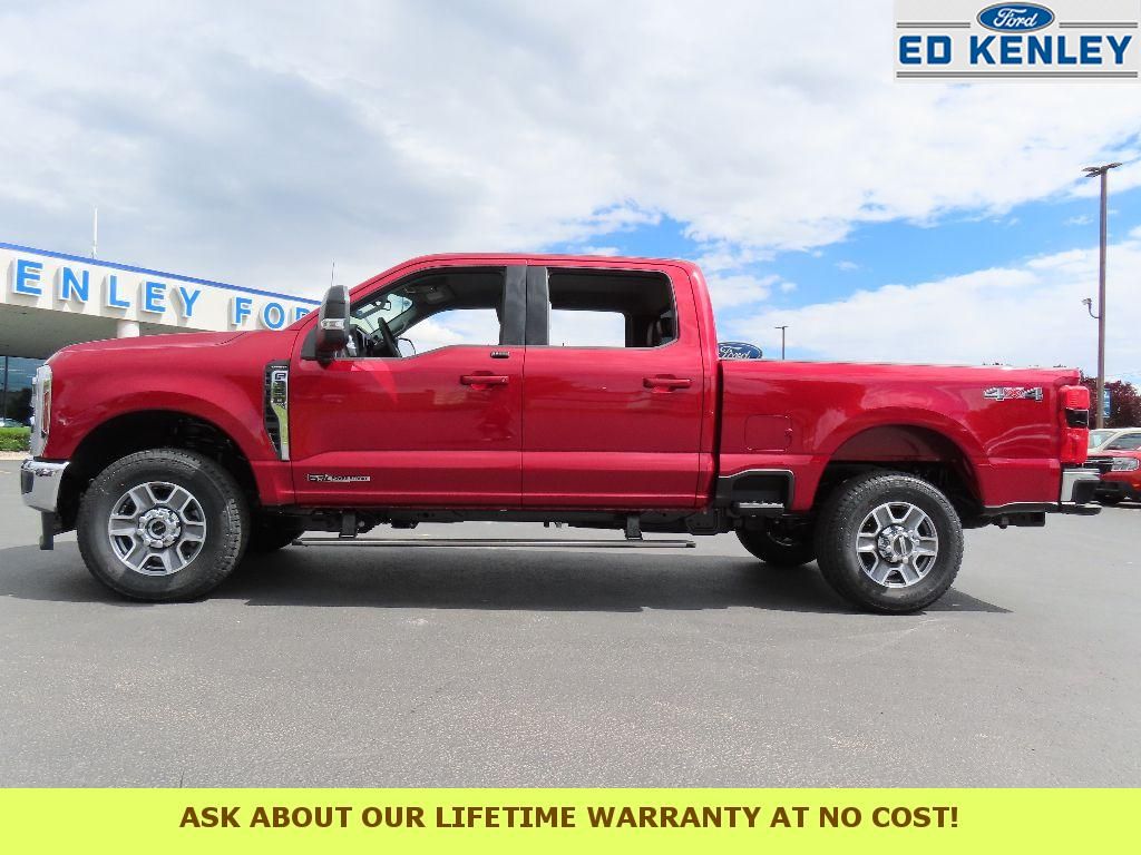2025 Ford F-350 Lariat photo 2