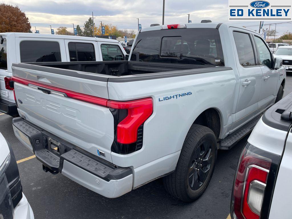 2023 Ford F-150 Lightning Lariat photo 4