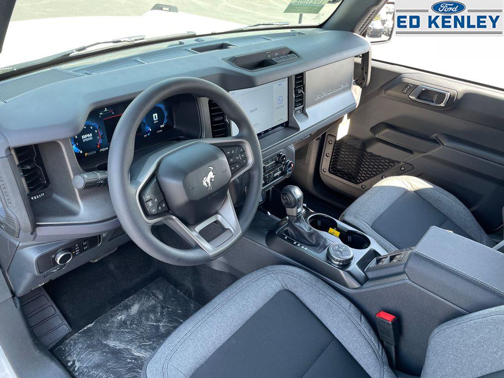 2025 Ford Bronco Base photo 4
