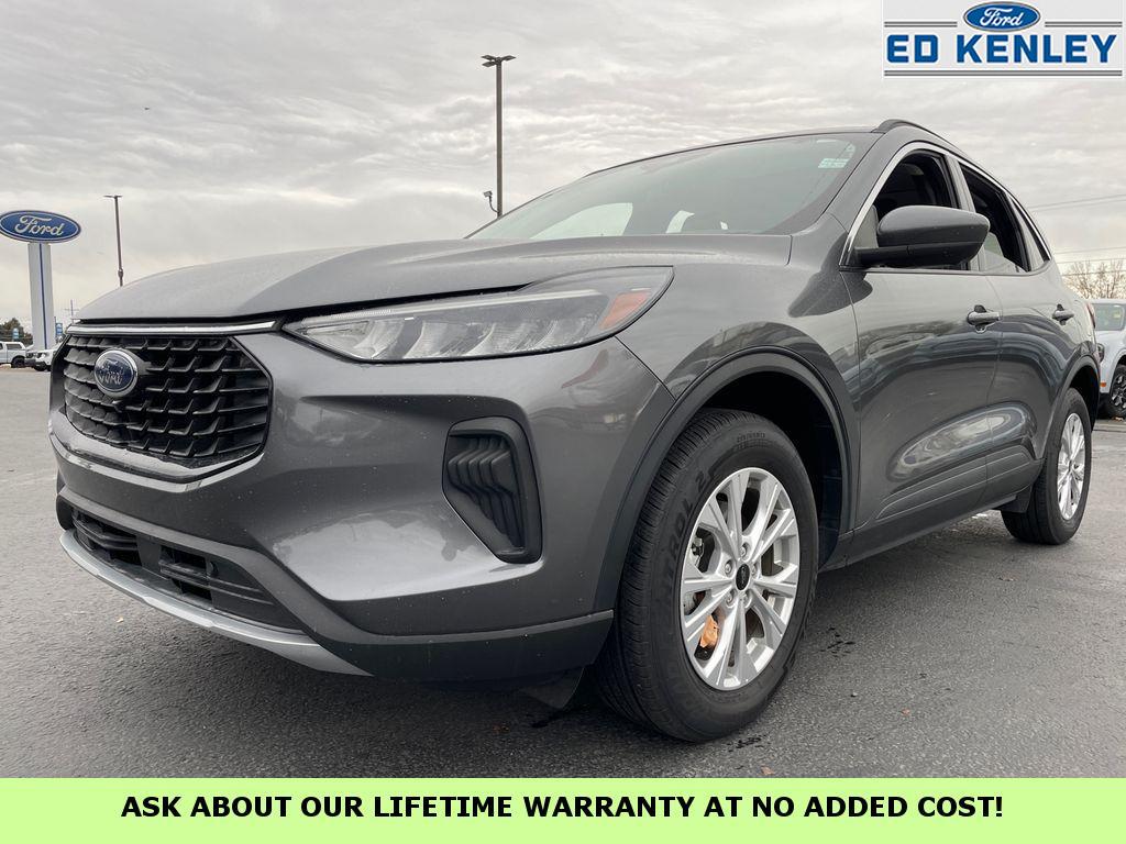 2023 Ford Escape Active's photo
