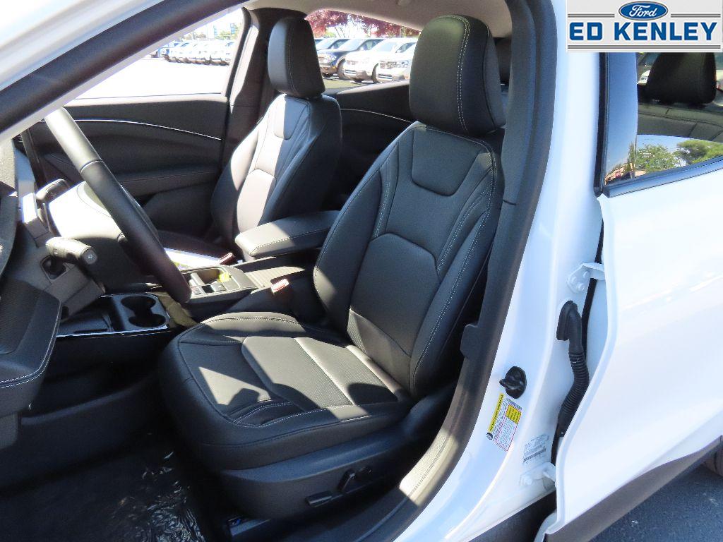 2025 Ford Mustang Mach-E Premium photo 3