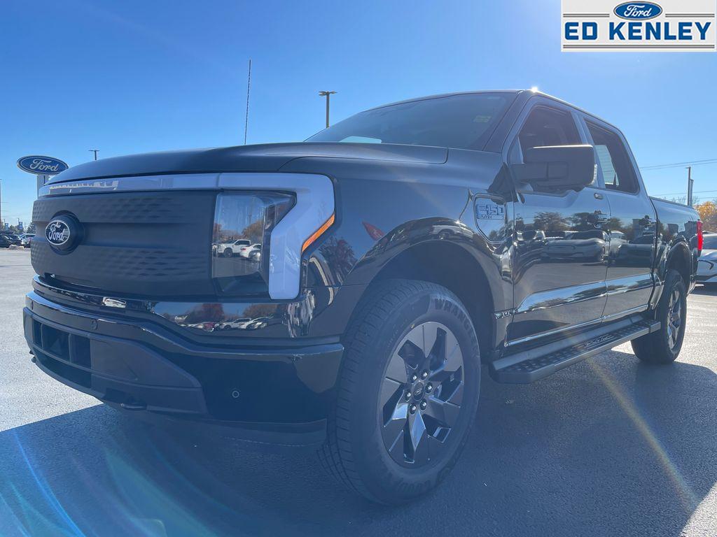 2025 Ford F-150 Lightning Flash's photo