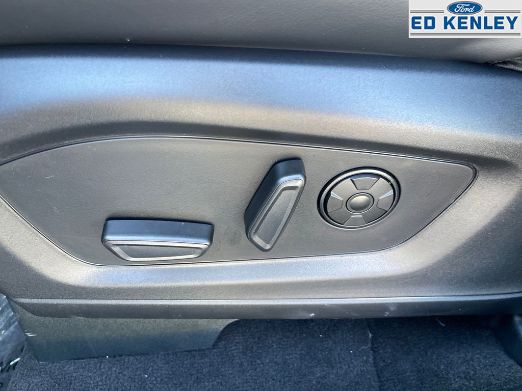 2025 Ford Explorer ST photo 4