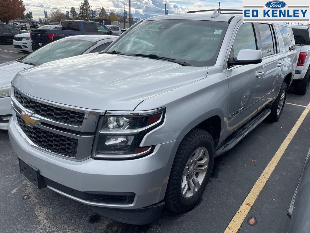 2017 Chevrolet Suburban LT photo 2
