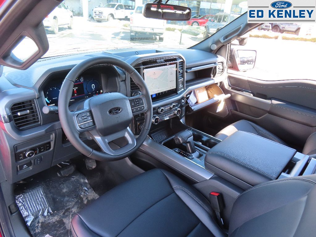 2025 Ford F-150 XLT photo 4