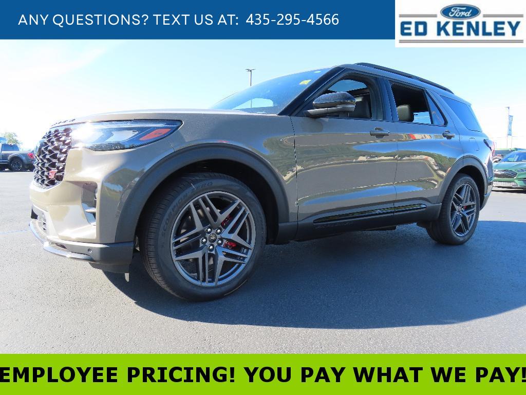 2026 Ford Explorer ST 4WD's photo