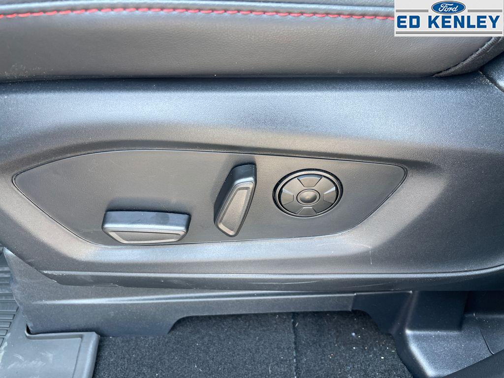 2025 Ford Explorer ST photo 4