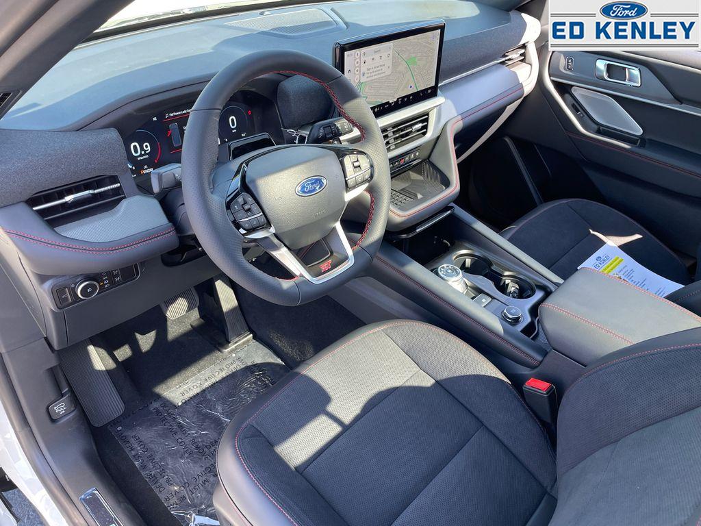 2025 Ford Explorer ST photo 4