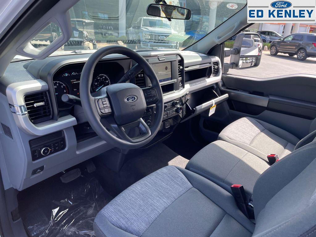 2026 Ford F-350 XLT photo 4