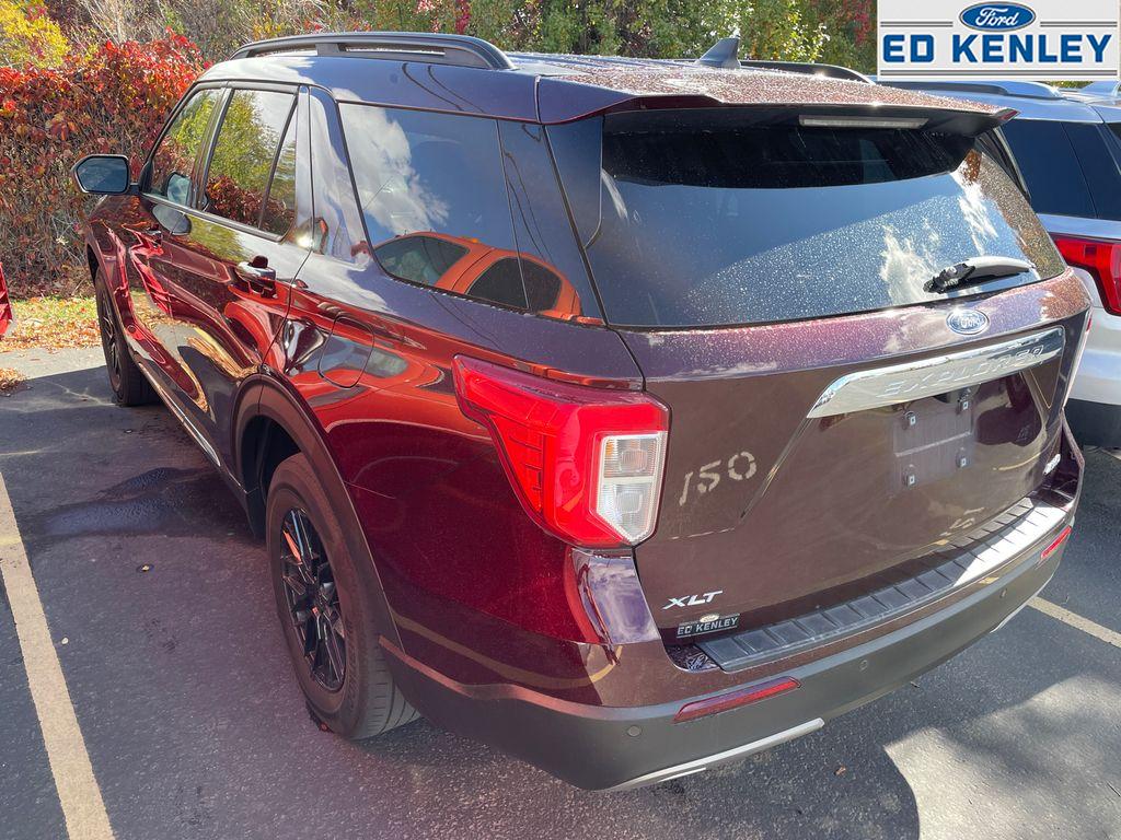2022 Ford Explorer XLT photo 2