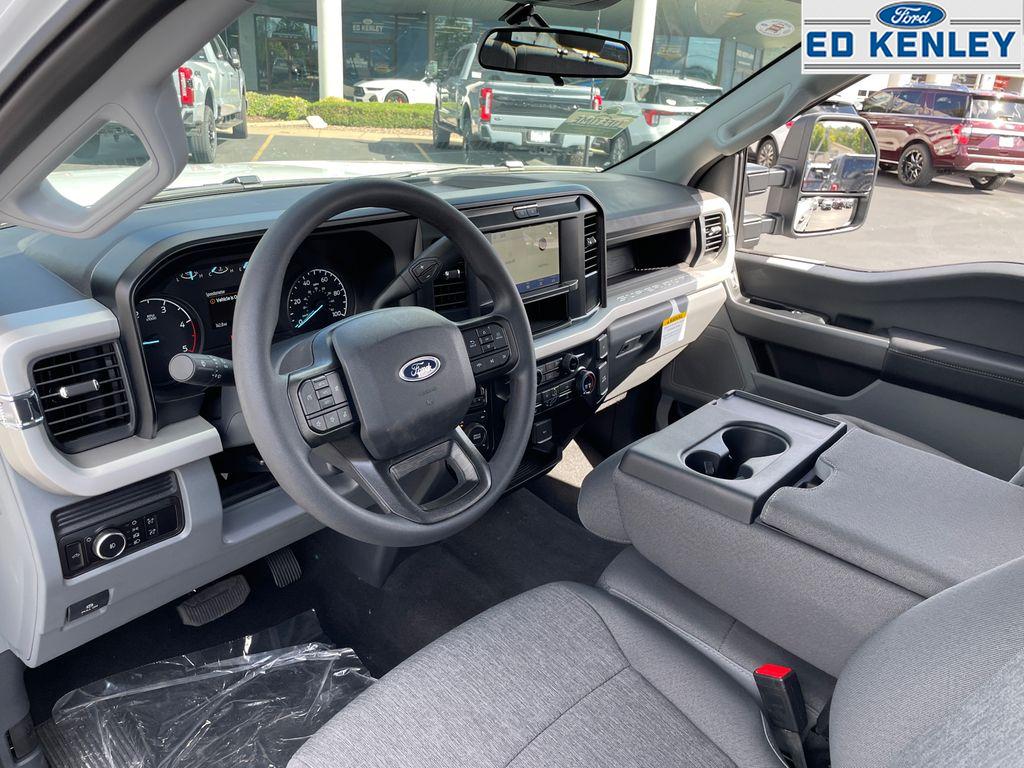 2026 Ford F-350 XL photo 4