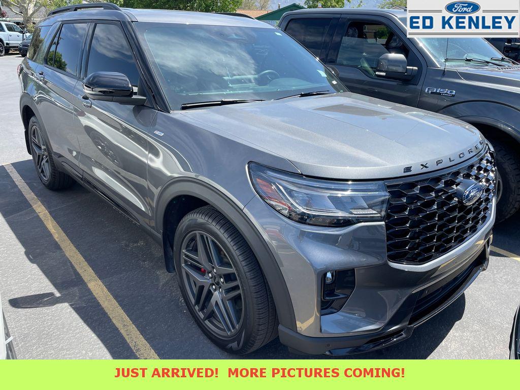 2025 Ford Explorer ST-LINE 4WD (PL535)'s photo