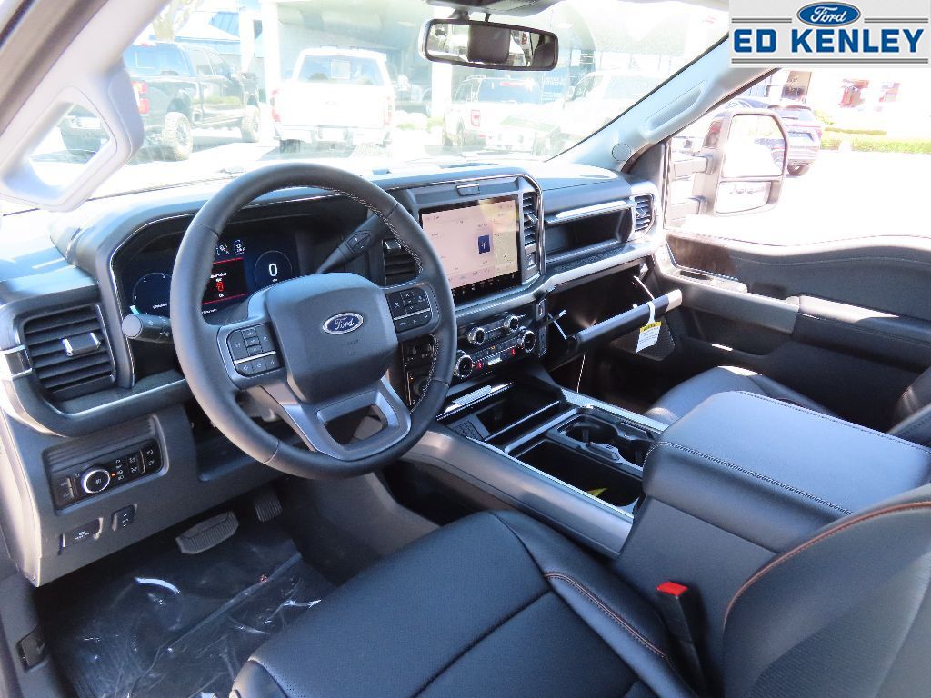 2025 Ford F-350 Lariat photo 4