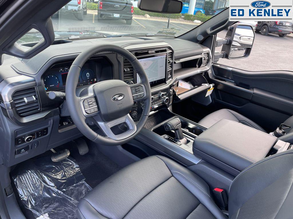 2025 Ford F-150 Lariat photo 3