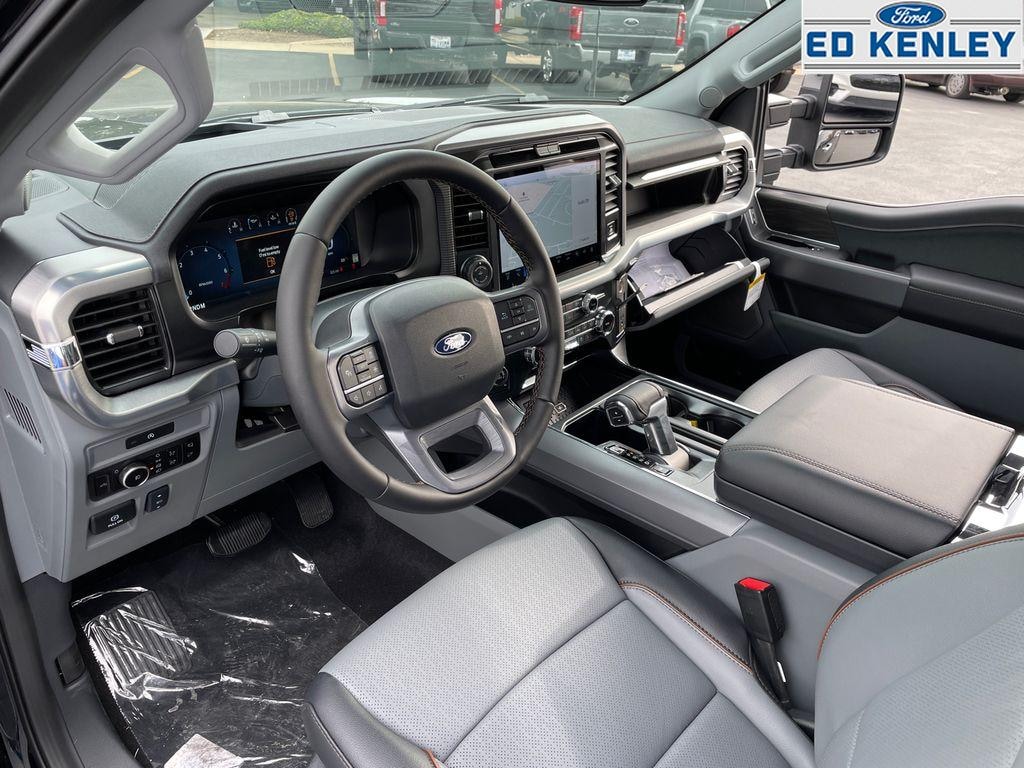 New 2025 Ford F-150 Lariat TRUCK