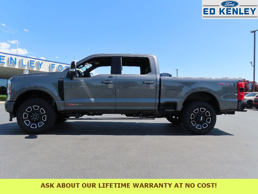 2025 Ford F-350 Platinum photo 2