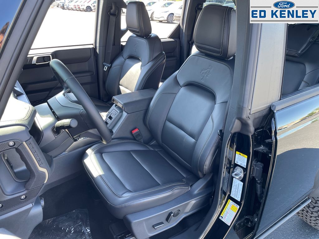 2025 Ford Bronco Badlands photo 3