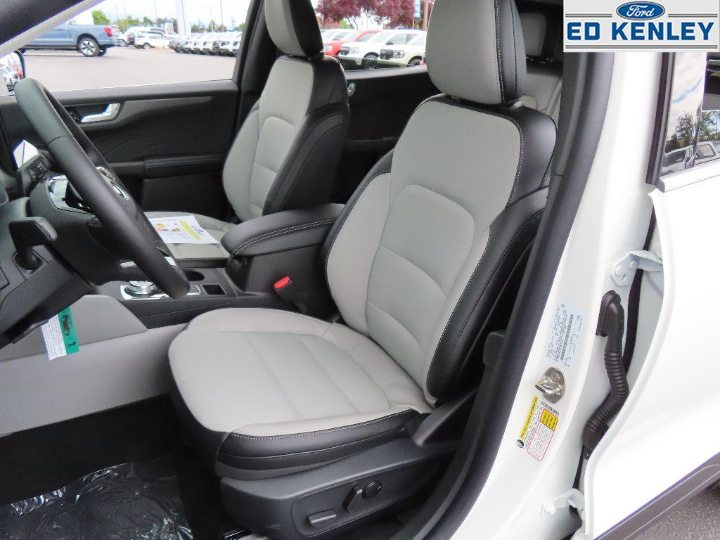 2025 Ford Escape Plug-In Hybrid photo 3