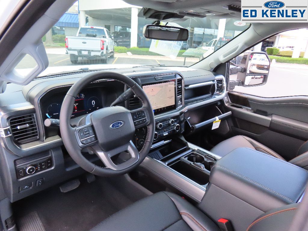 2025 Ford F-350 Lariat photo 3