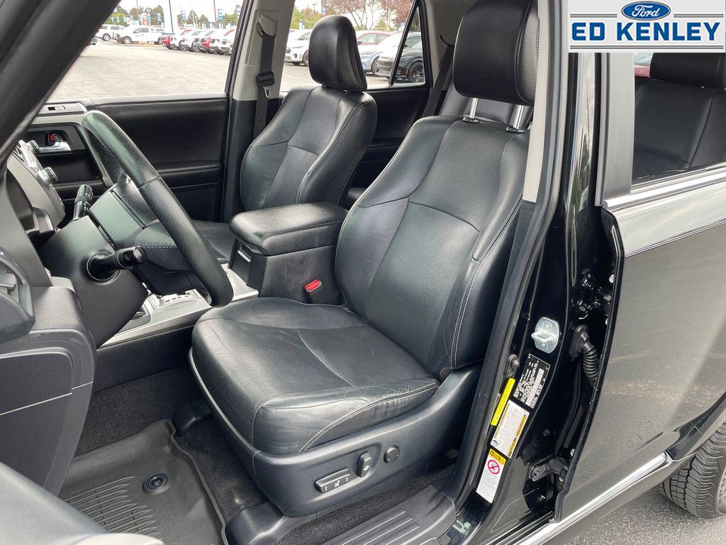 2015 Toyota 4Runner Limited photo 3