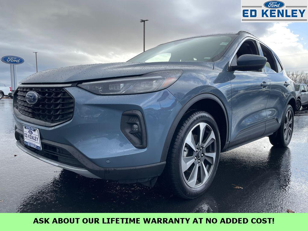 2024 Ford Escape Platinum's photo