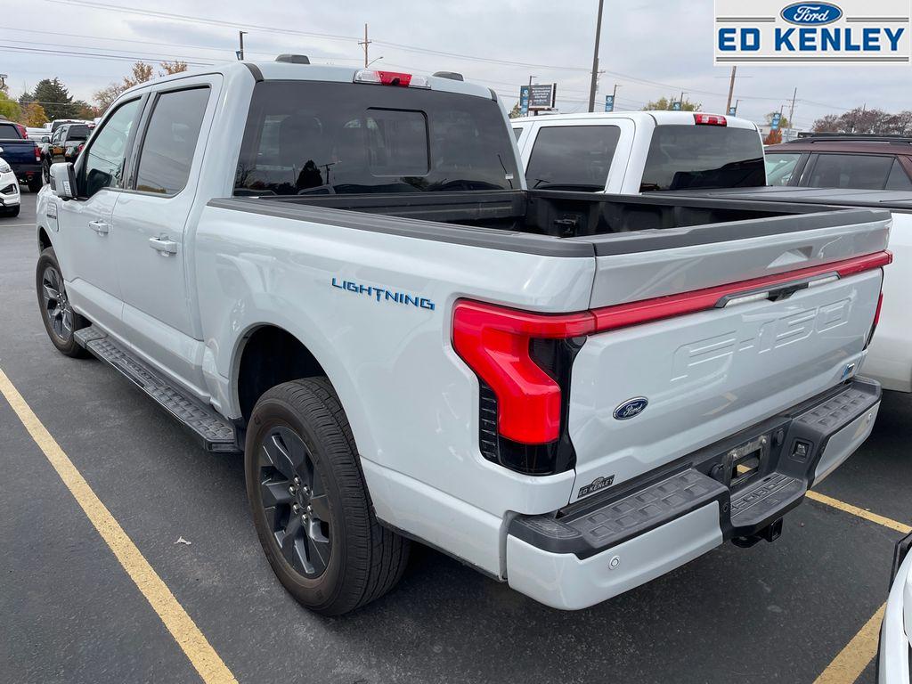 2023 Ford F-150 Lightning Lariat photo 3