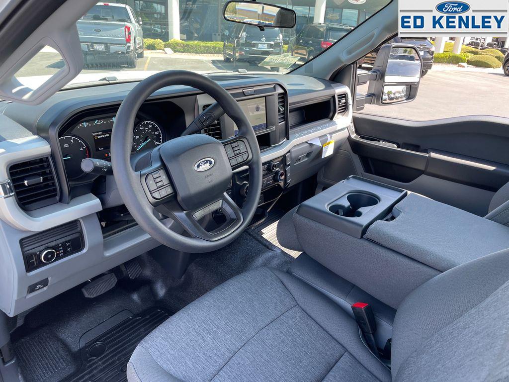 2026 Ford F-350 XL photo 4
