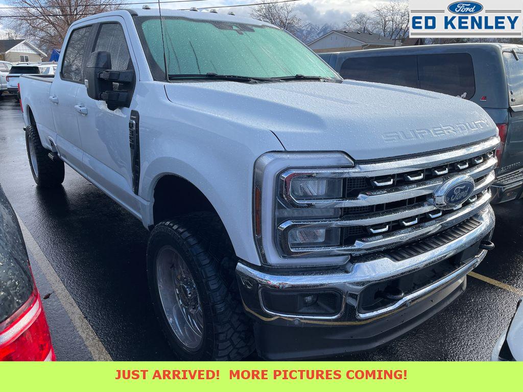 2025 Ford F-350 Super Duty Lariat's photo