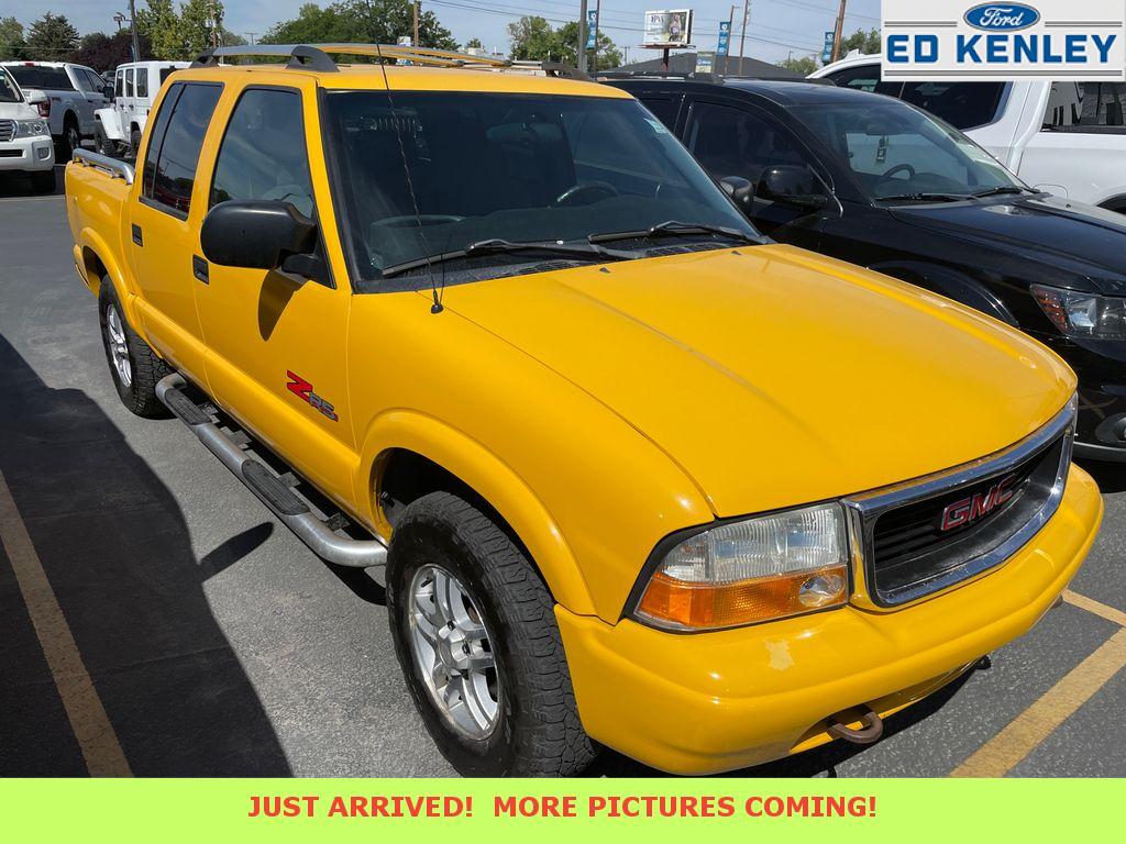 2002 GMC Sonoma 4WD Crew Cab SLS's photo