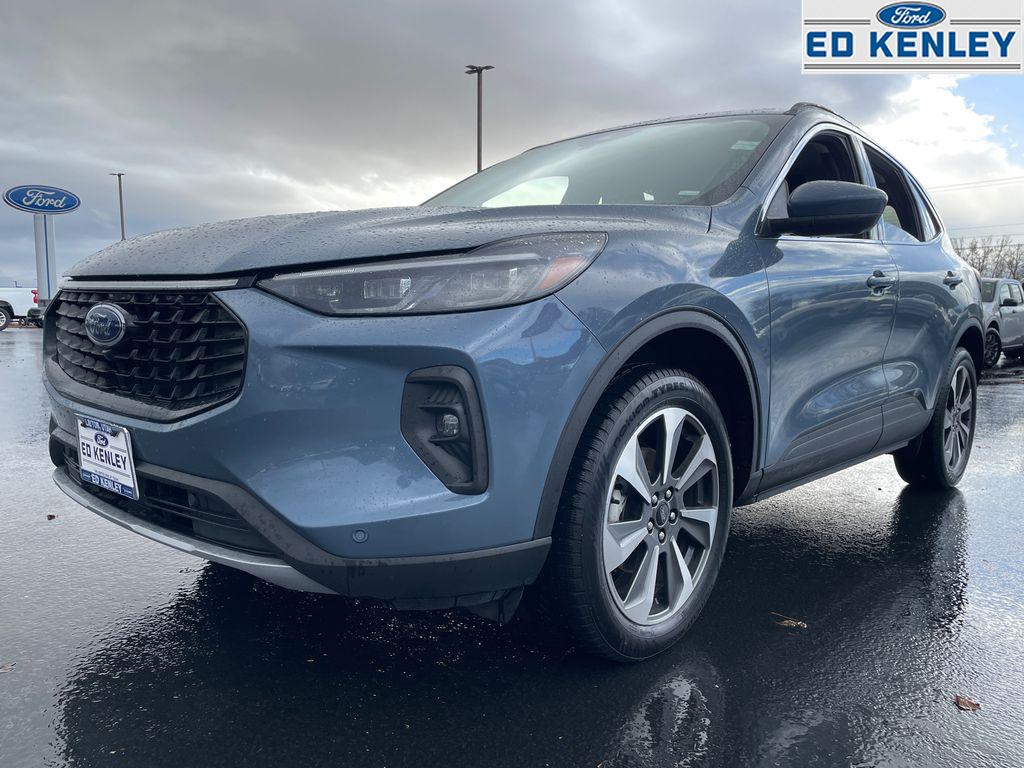 2024 Ford Escape Platinum's photo