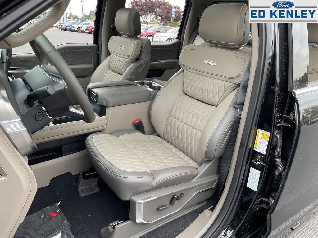 2025 Ford F-350 Platinum photo 3