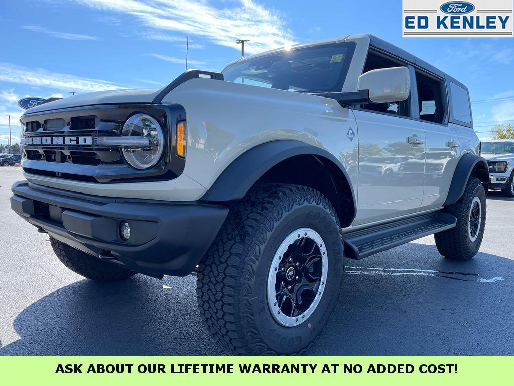 2025 Ford Bronco 4-Door Outer Banks's photo
