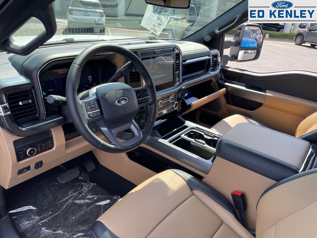 2025 Ford F-250 Lariat photo 4