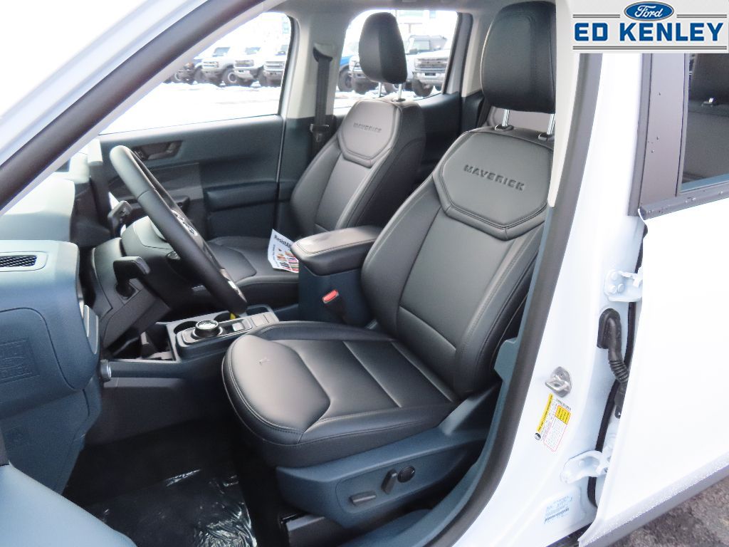 2025 Ford Maverick Lariat photo 3
