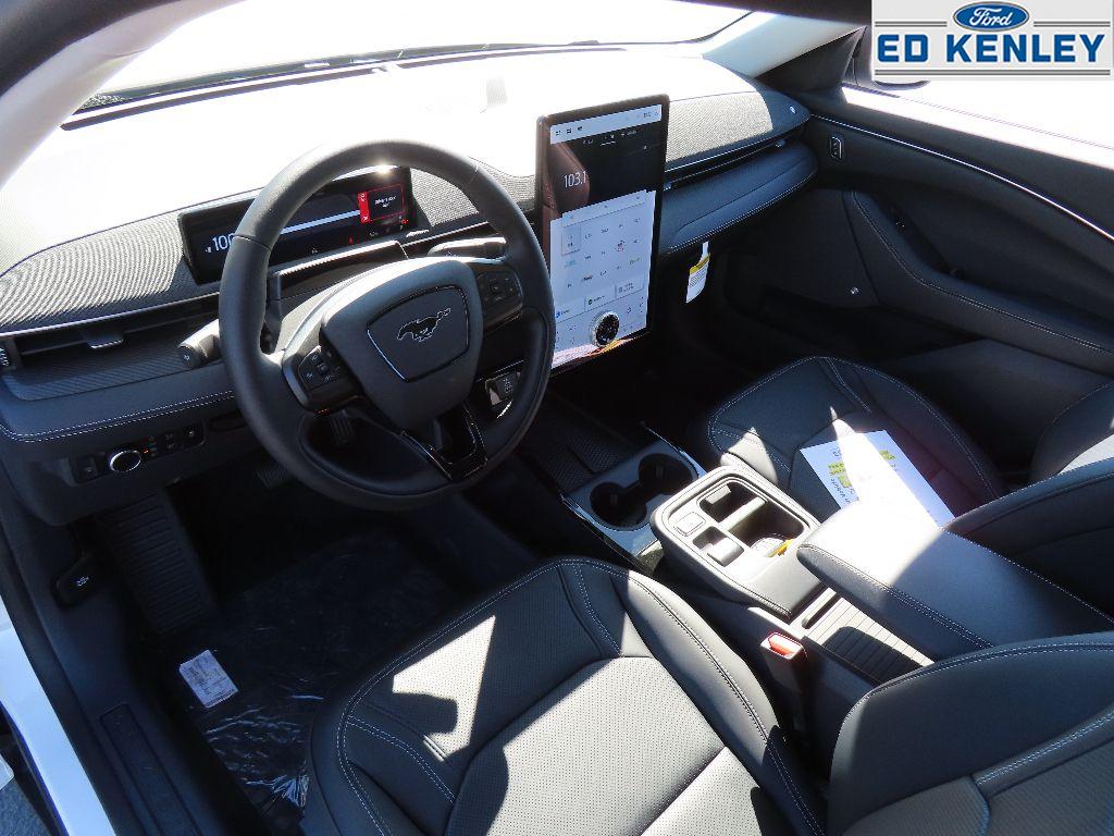 2025 Ford Mustang Mach-E Premium photo 4