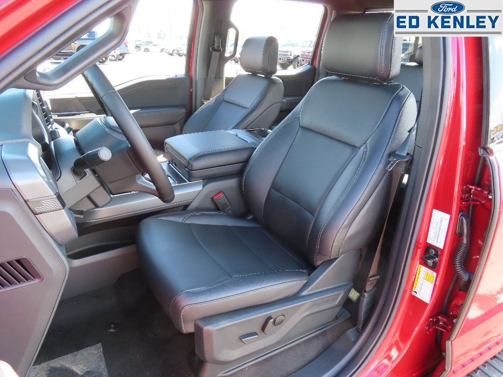 2025 Ford F-150 XLT photo 3