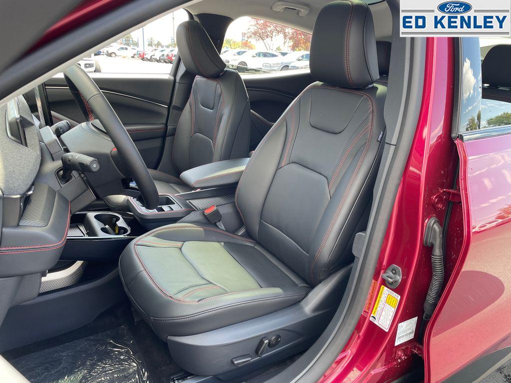 2025 Ford Mustang Mach-E Premium photo 3